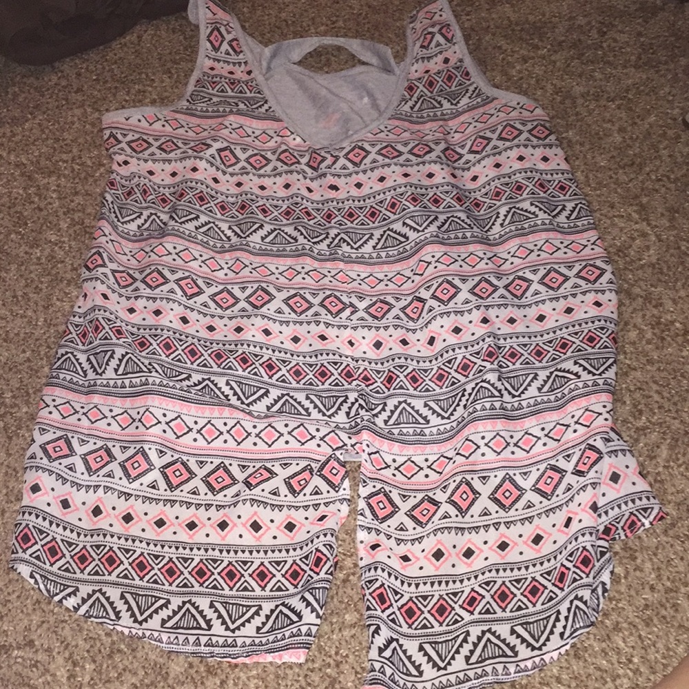 patterned tank - Picture 2 of 2